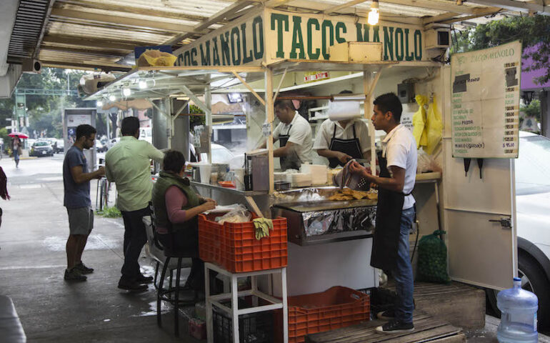 7 de cada 10 mexicanos se han contagiado de este virus presente en alimentos de la calle