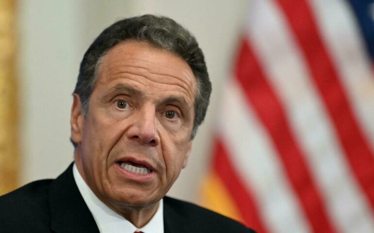 Gobernador de NY en la mira por acoso sexual