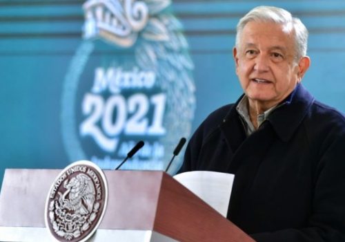 AMLO le pide a Monreal apegarse a la encuesta para definir al candidato presidencial