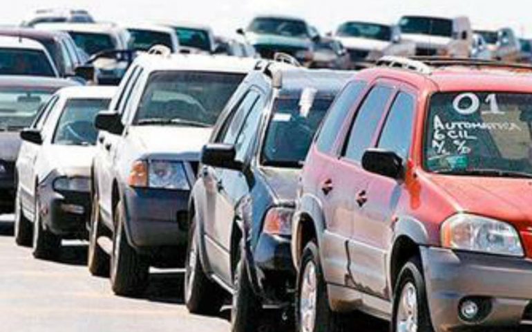 AMLO firmará decreto para legalizar los «autos chocolate»