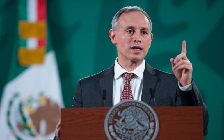 Cierre de fronteras y restricciones de viajes, no detendrán la variante Ómicron, anuncia Gatell