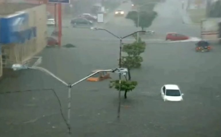 Intensas lluvias provocan inundaciones al poniente de Mérida