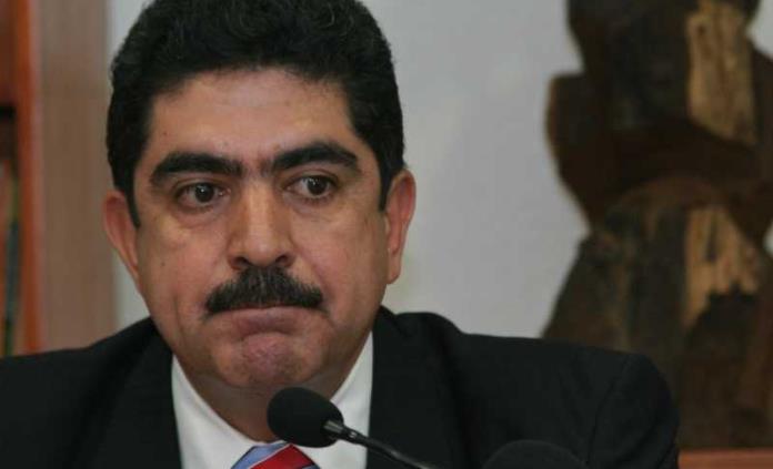 Renuncia Manuel Espino como comisionado del SPF