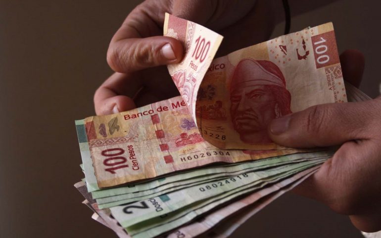 SAT busca vigilar los depósitos en efectivo que recibas