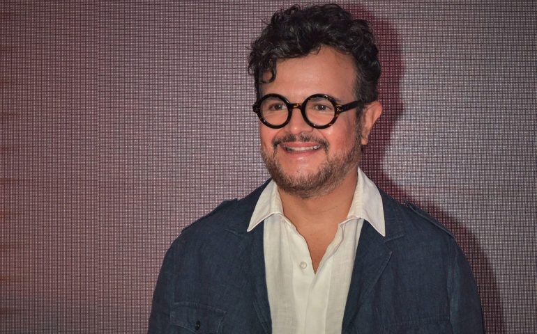 Aleks Syntek explota contra meme de Telehit, tras despreciarlo como cantante