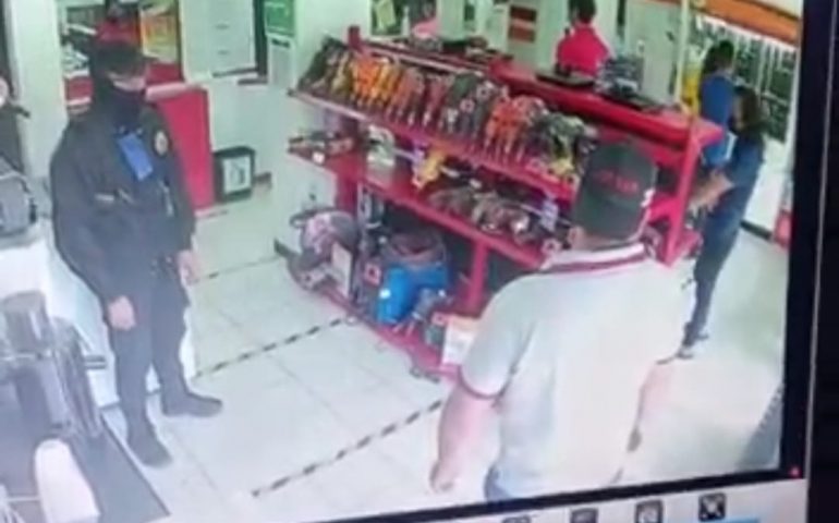 #Video de un Asalto a Tienda de Conveniencia