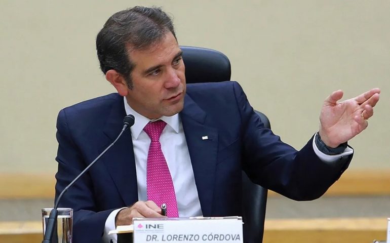 INE rechaza que se puedan utilizar los fideicomisos para la revocación de mandato