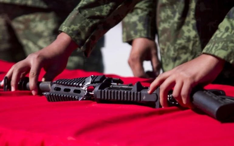 Sedena se «jinetea» más de 122.4 mdp en armas contra la delincuencia