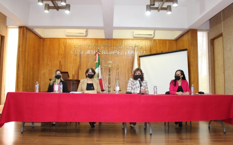 Reciben base como reconocimiento a sus labores