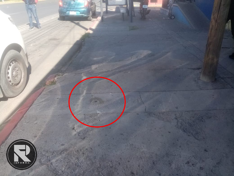 Buena Noticia: Municipio Retira Tornillo de Banqueta