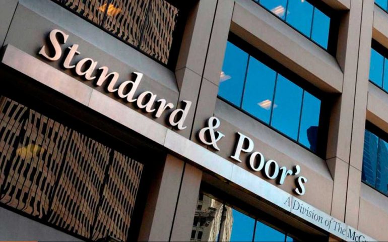 Standard & Poor’s baja su calificación crediticia sobre México