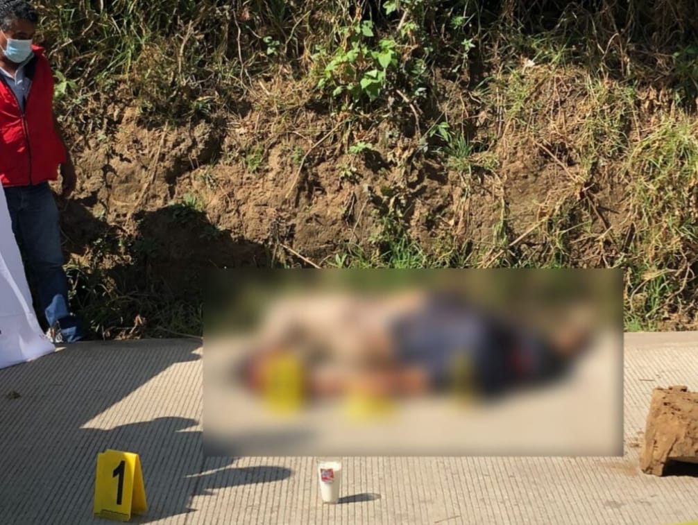 POLICÍA SE ENTREGÓ A LA FAMILIA MICHOACANA PARA QUE NO MATARAN A SU FAMILIA