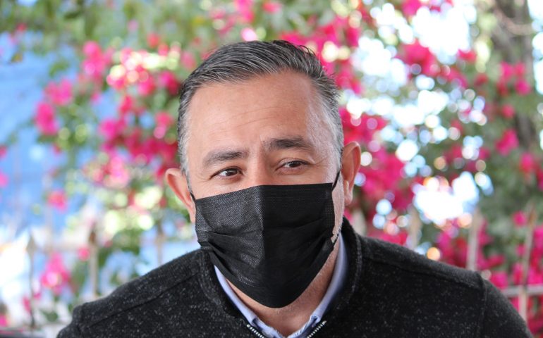 Ante medidas sanitarias, solo puede entrar una persona por familia a mercados y tianguis