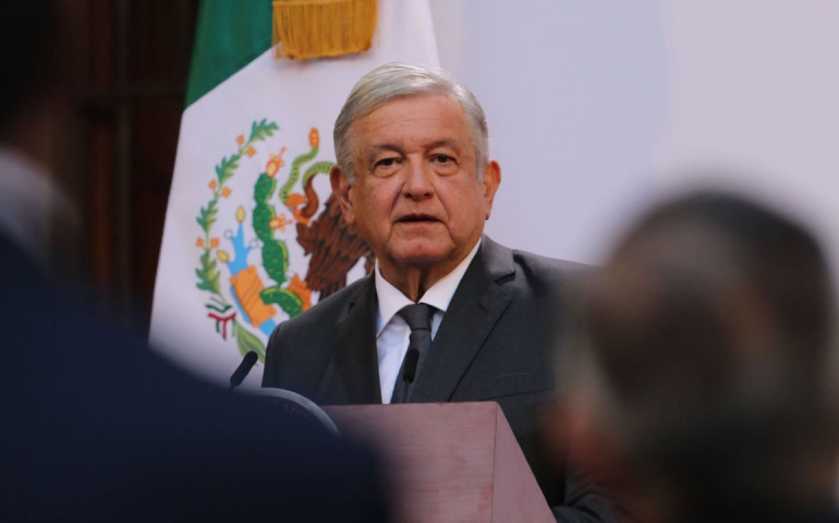En tres años de gobierno de AMLO, al menos 19 dependencias contrataron a empresas fantasma