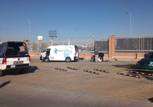 FALLECIÓ EN EL ESTACIONAMIENTO DEL ALBERGUE DEL HOSPITAL HIDALGO