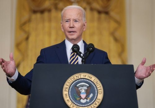 Demócratas piden a Biden mas agresión contra la Reforma Energética de AMLO
