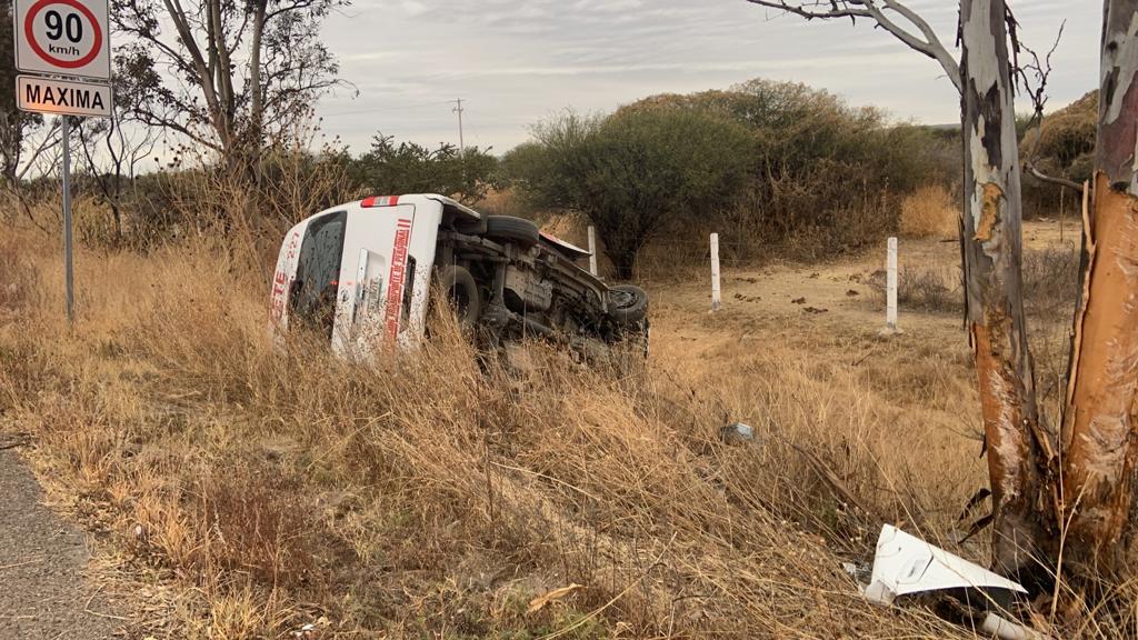 POR DORMIRSE CUANDO CONDUCÍA LA COMBI CHOCÓ CONTRA UN ÁRBOL