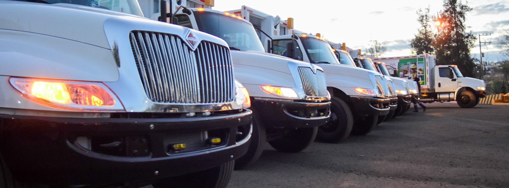 SE INTEGRAN 11 NUEVOS CAMIONES A LAS RUTAS DE RECOLECCIÓN DE RESIDUOS DE LA CAPITAL