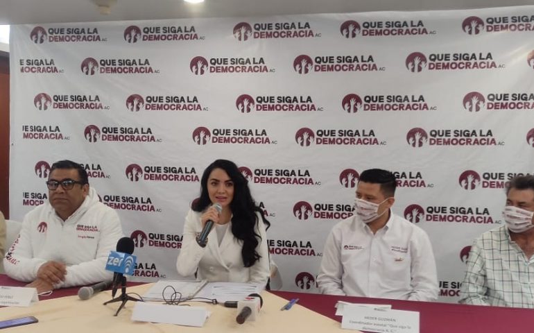 Simpatizantes pagaron de su bolsillo espectaculares: Señala #QueSigaLaDemocracia