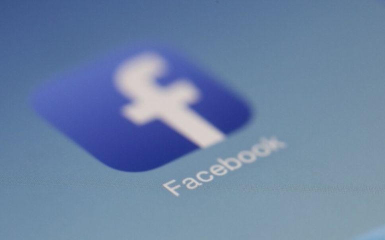 Meta podría cesar Facebook en diversos países si no puede seguir obteniendo datos personales