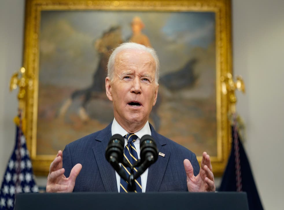 Biden prohibirá las importaciones de productos marinos, vodka y diamantes rusos