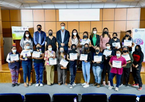 ENTREGAN RECONOCIMIENTOS A MUJERES QUE CULMINAN CURSO DE COMPUTACIÓN