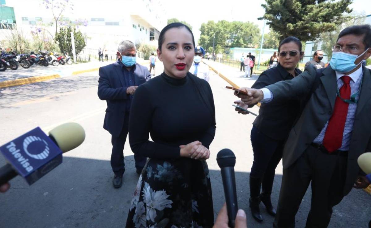 Sandra Cuevas recuperará el cargo si ofrece una disculpa pública