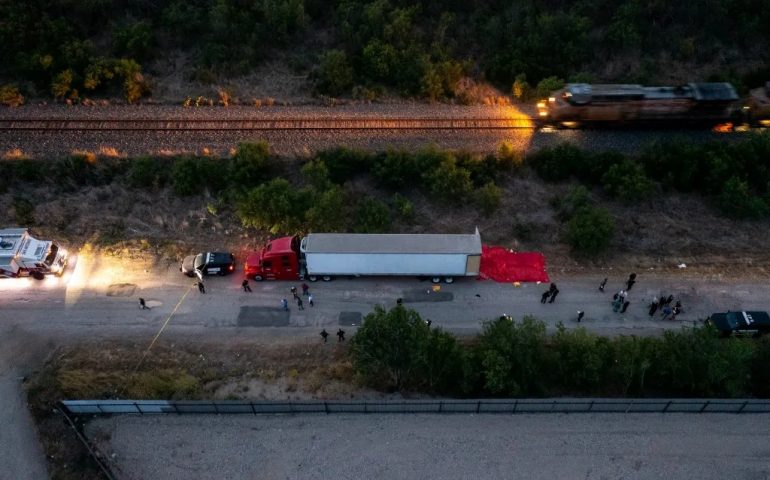 Cadena perpetua o hasta pena de muerte, enfrenta chofer de trailer donde murieron migrantes
