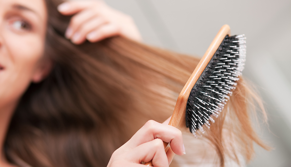 La vitamina que te falta cuando se te cae mucho el cabello