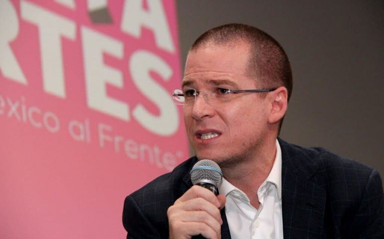 Anaya critica la falta de visión del gobierno de AMLO ante la inversión de Tesla vs Refinería