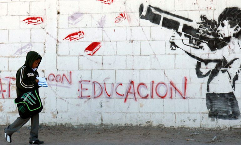 Reconocimiento a través del narco, la estrategia de la masculinidad para reclutar a menores al crimen organizado