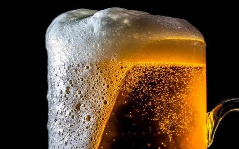 5 beneficios de beber cerveza