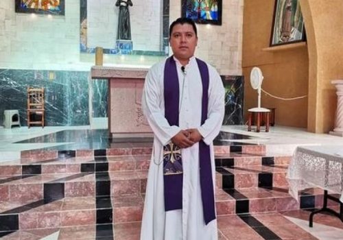 Balean a sacerdote en Chilapa de Álvarez, Guerrero