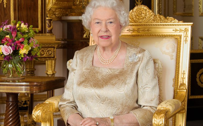La gran fortuna de Isabel II comparada con los hombres más ricos