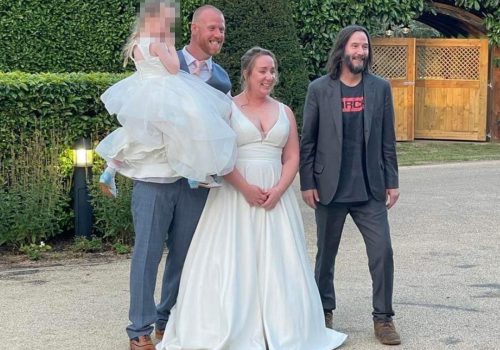 Hombre invita a Keanu Reeves a su boda y si asiste