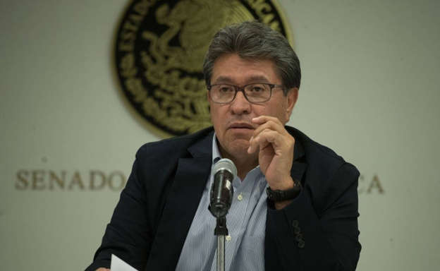 Ricardo Monreal reconoce que solo sigue en Morena por AMLO