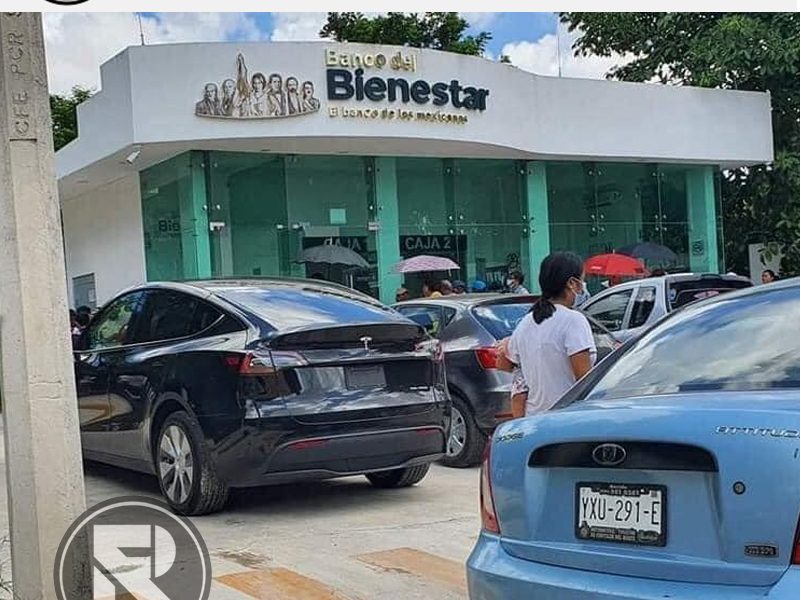 La Crítica Gráfica: Con Tesla va a cobrar en el Banco de Bienestar