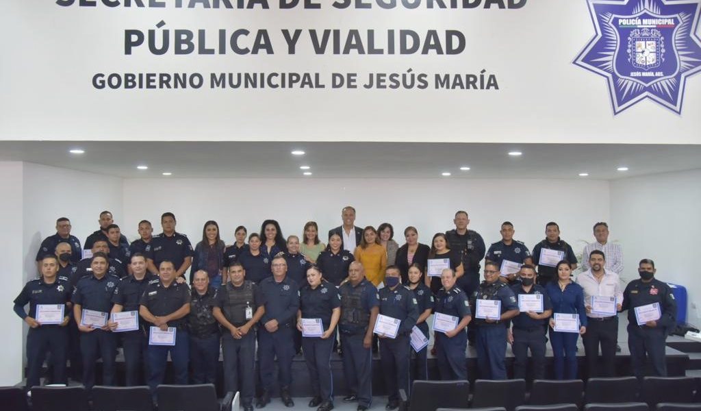ENTREGAN RECONOCIMIENTOS POR TALLER DE TANATOLOGÍA EN SEGURIDAD PÚBLICA DE JM
