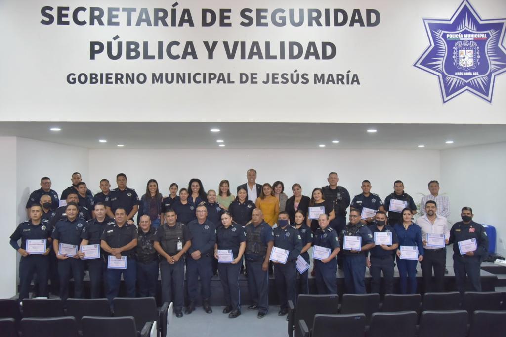 ENTREGAN RECONOCIMIENTOS POR TALLER DE TANATOLOGÍA EN SEGURIDAD PÚBLICA DE JM