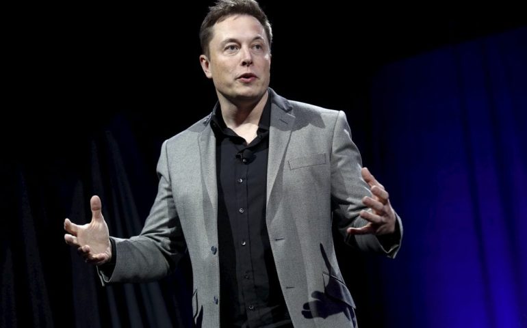 Musk podría entrar al negocio del litio