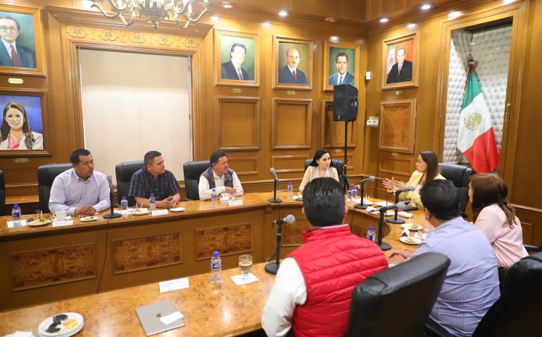 ENCABEZA TERE JIMÉNEZ REUNIÓN CON PRESIDENTES MUNICIPALES DEL NORTE