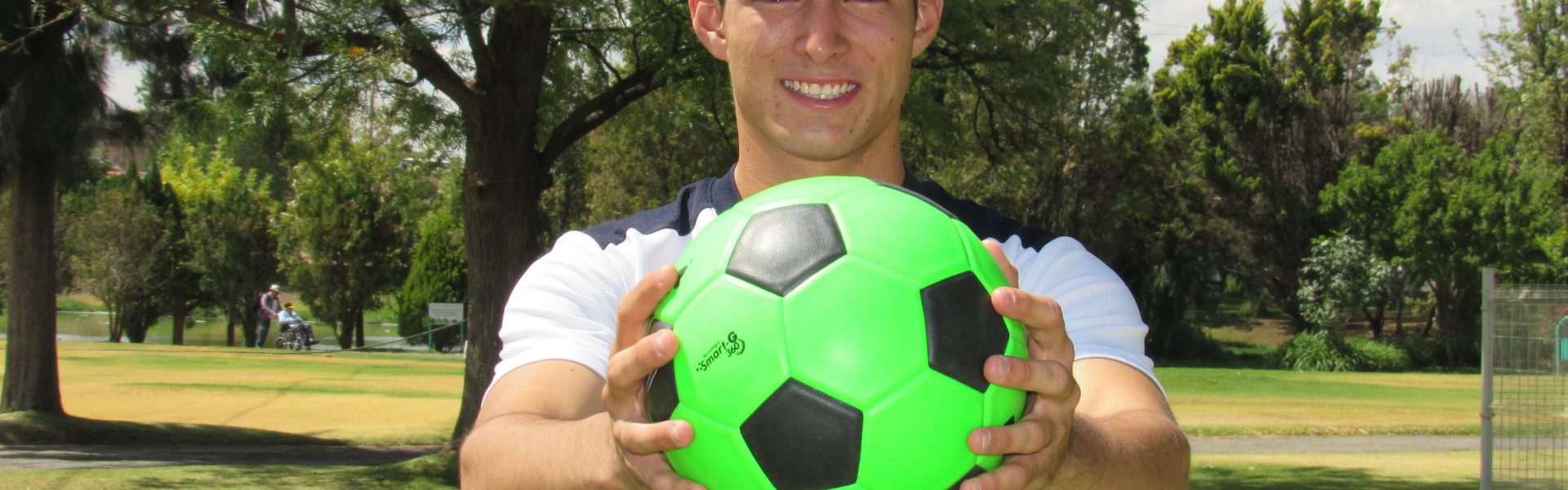 ESTUDIANTE DE LA CASA DEL ADOLESCENTE ALCANZÓ SU SUEÑO DE SER FUTBOLISTA PROFESIONAL EN EL CLUB NECAXA
