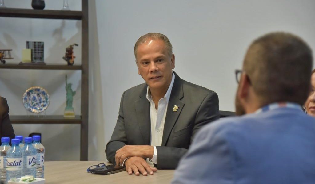 VISITA TOÑO ARÁMBULA LA EMPRESA VIVELAT