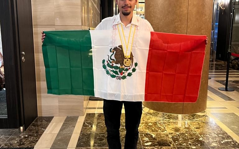 JOVEN AGUASCALENTENSE HACE HISTORIA, GANA MEDALLA DE ORO EN LA OLIMPIADA INTERNACIONAL DE MATEMÁTICAS