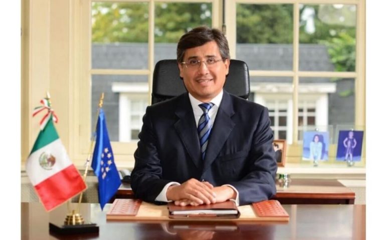 Renuncia embajador de México en Canadá