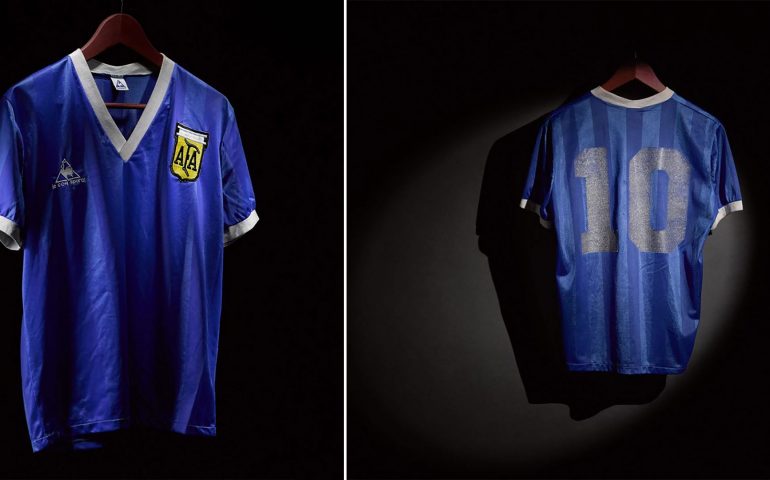 Hasta 158.3 mdp podría llegar subasta de camiseta de Maradona en el Mundial de México de 1986