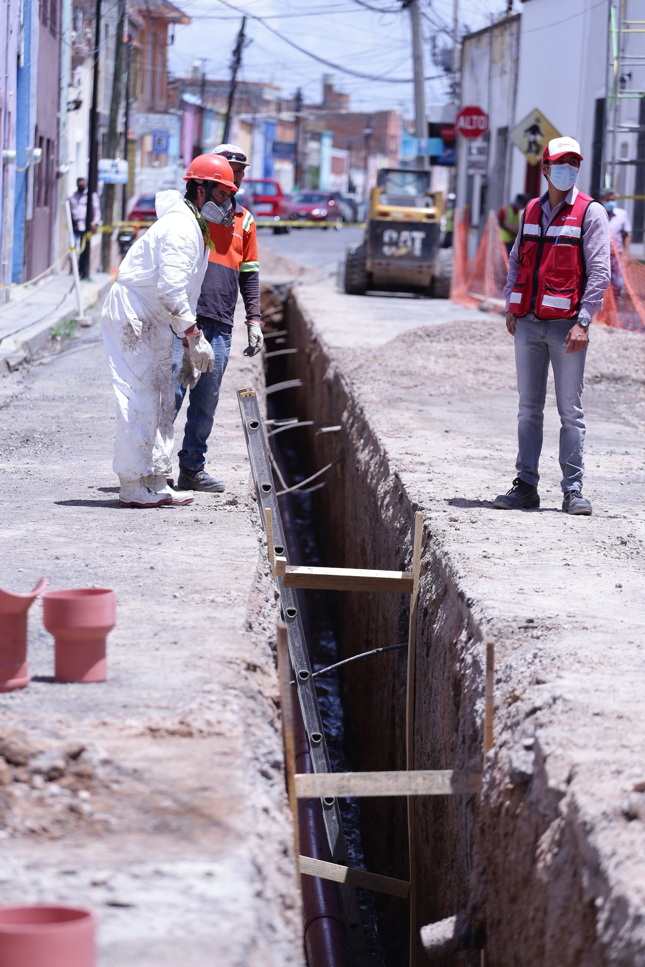 LEONARDO MONTAÑEZ PUSO EN MARCHA REHABILITACIÓN DE ALCANTARILLADO SANITARIO EN EL CENTRO DE LA CIUDAD