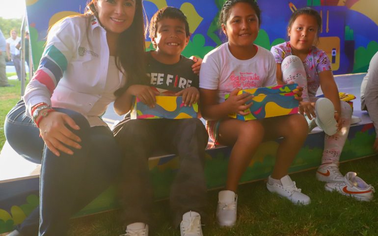 MÁS DE 11 MIL NIÑAS Y NIÑOS RECIBIERON ÚTILES, ZAPATOS, TENIS Y MOCHILAS DE MANOS DE TERE JIMÉNEZ PARA ESTE REGRESO A CLASES