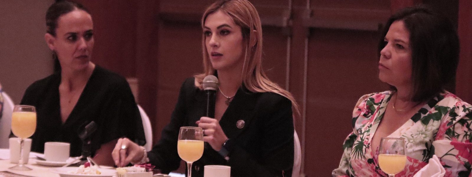 Michelle Olmos presenta el programa «Escuelas Ciberseguras» en la lucha contra el ciberacoso