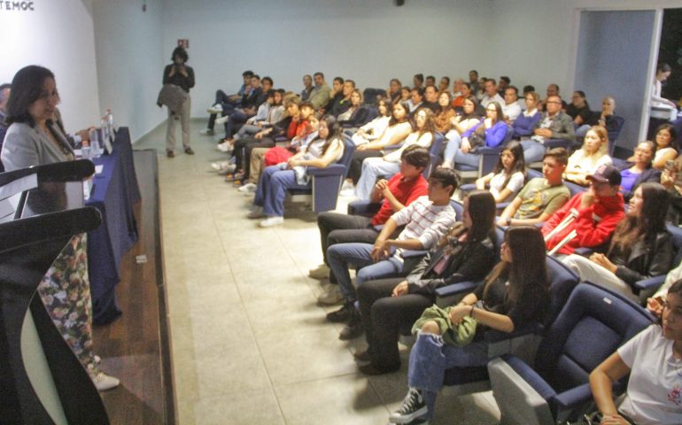 MOTIVA LILIANA CORONADO A JÓVENES A PLANTEARSE METAS Y OBJETIVOS